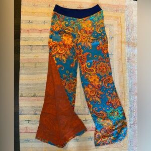 Flying Tomato Satin Paisley Pants Size Small